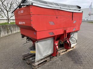 Rauch ALPHA 1141 mounted fertilizer spreader