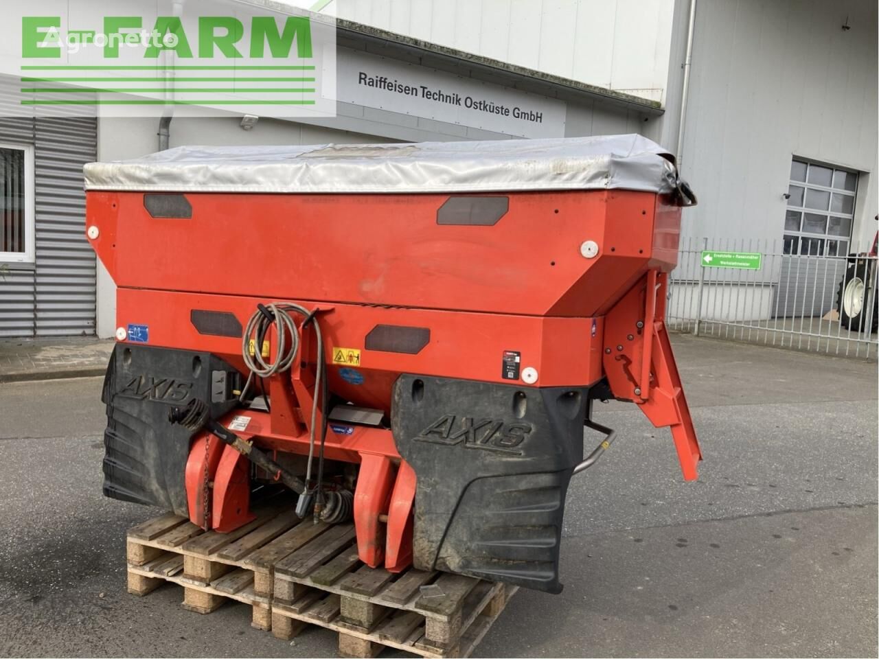 axis m 30.2 emc dynamic m.quan mounted fertilizer spreader