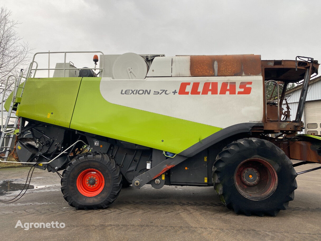 Claas Lexion 570 grain harvester