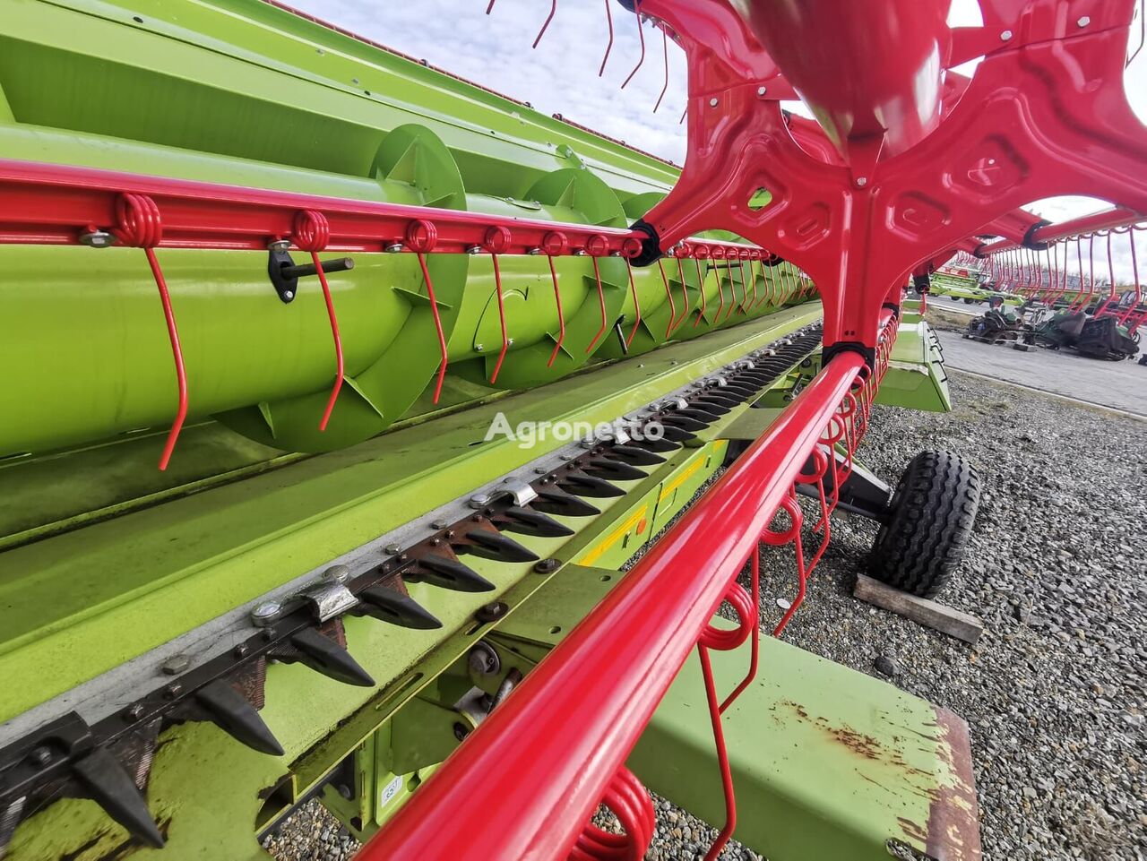 Claas VARIO 10,5. Duży wybór, cena netto od 25000 euro. grain header