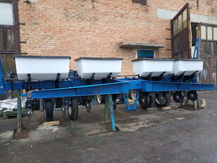 Kinze 3000 mechanical precision seed drill
